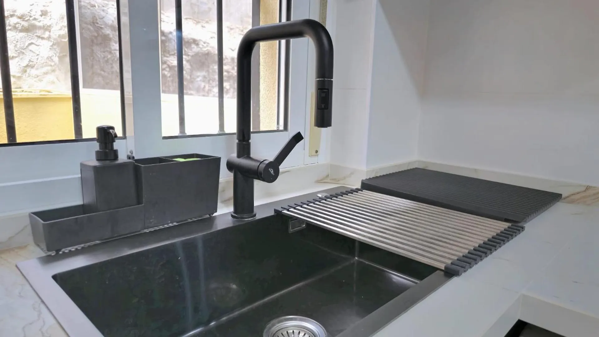 Rincon Del Sol Dorado 2 Bedroom 2 Bathroom Apartment With Private Parking By Namaste Elite Torremolinos 0*,  Espanha